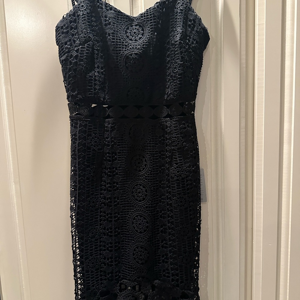 💋🌹NWT!! Lulu's Black Lace Midi Dress - Picture 2 of 9